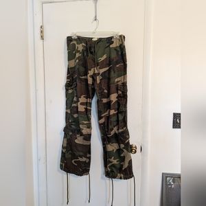 Women's drawstring camo pants